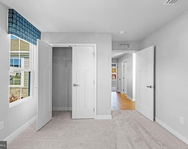 338 Heritage Shores Circle - Photo Thumbnail 9