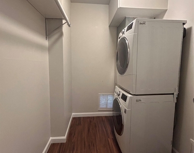 901 E 40th St - Photo Thumbnail 9