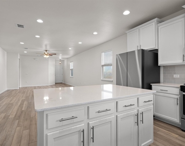 6400 Rafferty Ln - Photo Thumbnail 11