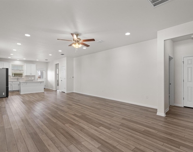 6400 Rafferty Ln - Photo Thumbnail 5