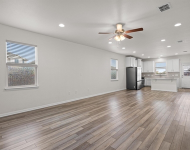 6400 Rafferty Ln - Photo Thumbnail 6