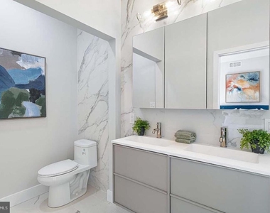 1516 East Capitol Street Ne - Photo Thumbnail 1