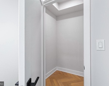 1516 East Capitol Street Ne - Photo Thumbnail 27