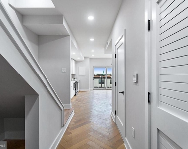 1516 East Capitol Street Ne - Photo Thumbnail 17