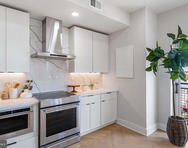 1516 East Capitol Street Ne - Photo Thumbnail 14