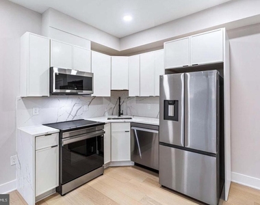 1516 East Capitol Street Ne - Photo Thumbnail 4