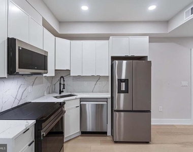 1516 East Capitol Street Ne - Photo Thumbnail 6