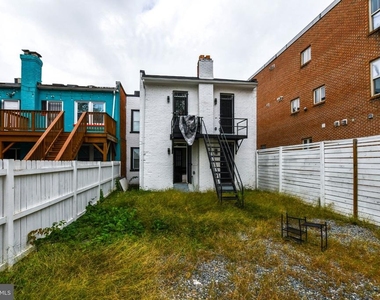 1825 Providence Street Ne - Photo Thumbnail 4