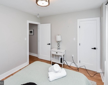 1825 Providence Street Ne - Photo Thumbnail 14