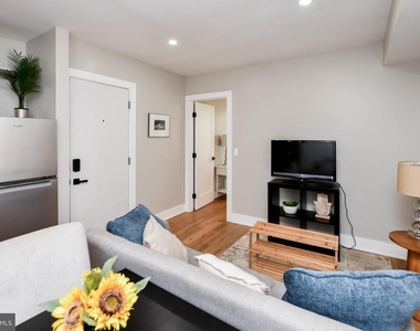 1825 Providence Street Ne - Photo Thumbnail 9