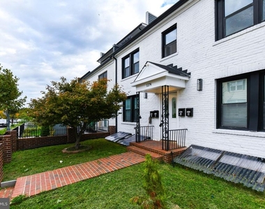 1274 Meigs Place Ne - Photo Thumbnail 1
