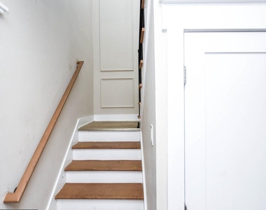 1274 Meigs Place Ne - Photo Thumbnail 3