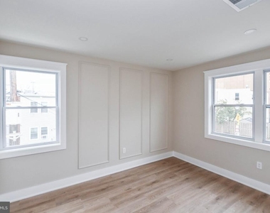 1274 Meigs Place Ne - Photo Thumbnail 8