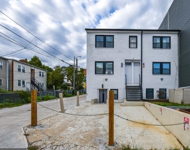 1274 Meigs Place Ne - Photo Thumbnail 26