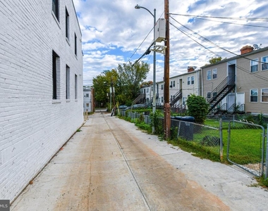 1274 Meigs Place Ne - Photo Thumbnail 25