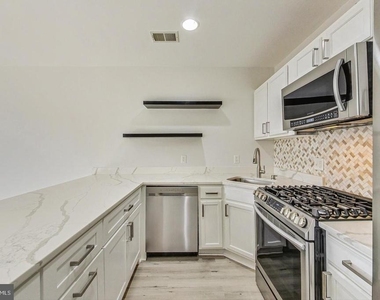 1710 West Virginia Avenue Ne - Photo Thumbnail 4
