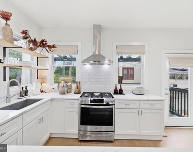 200 Cromwell Terrace Ne - Photo Thumbnail 15