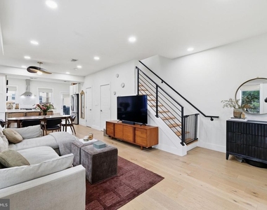 200 Cromwell Terrace Ne - Photo Thumbnail 8