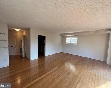 2012 Wyoming Avenue Nw - Photo Thumbnail 3