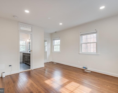 3363 Denver Street Se - Photo Thumbnail 11