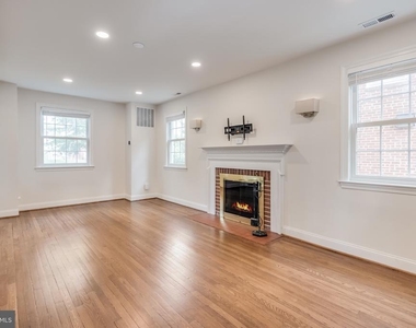 3363 Denver Street Se - Photo Thumbnail 7