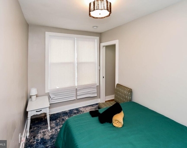 1825 Providence Street Ne - Photo Thumbnail 8