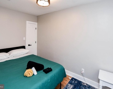 1825 Providence Street Ne - Photo Thumbnail 7