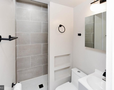1825 Providence Street Ne - Photo Thumbnail 18
