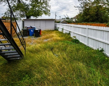 1825 Providence Street Ne - Photo Thumbnail 3