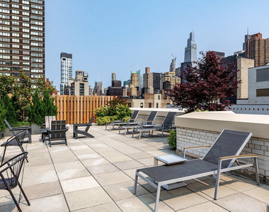 340 East 34th Street - Photo Thumbnail 2