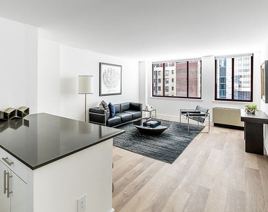 444 West 35th Street - Photo Thumbnail 3