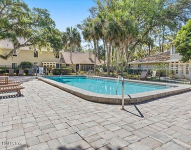 101 Villa Del Mar Drive - Photo Thumbnail 15