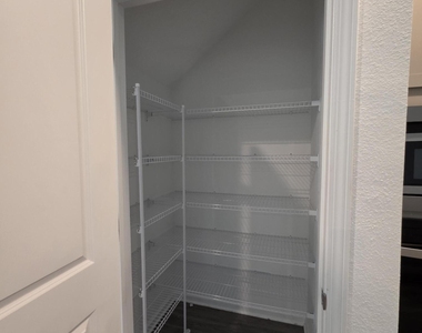 452 Cherry Elm Drive - Photo Thumbnail 5