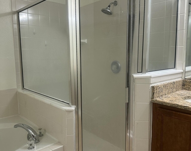13735 Devan Lee Drive E - Photo Thumbnail 11