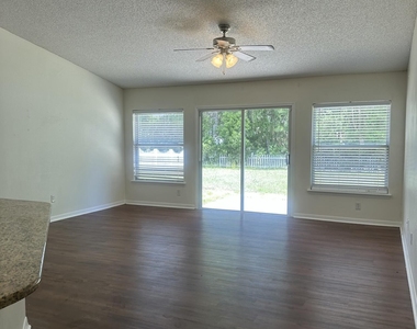 13735 Devan Lee Drive E - Photo Thumbnail 6