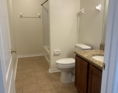 13735 Devan Lee Drive E - Photo Thumbnail 14
