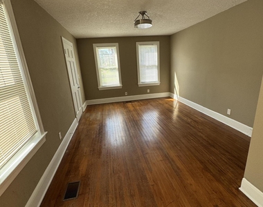 2799 Selma Street - Photo Thumbnail 10