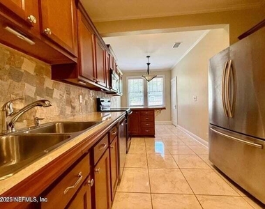4518 Astral Street - Photo Thumbnail 7