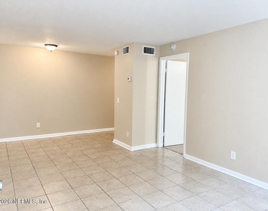 3212 Herschel Street - Photo Thumbnail 2