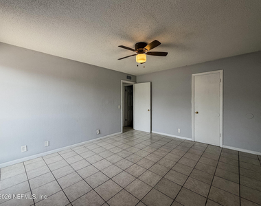1124 Woodruff Avenue - Photo Thumbnail 11