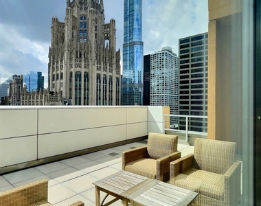 160 E Illinois Street - Photo Thumbnail 15