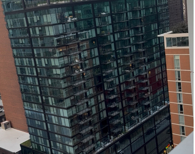 160 E Illinois Street - Photo Thumbnail 11