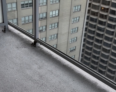 160 E Illinois Street - Photo Thumbnail 9