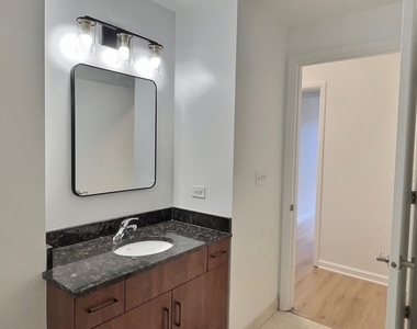 160 E Illinois Street - Photo Thumbnail 4