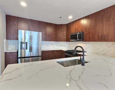 160 E Illinois Street - Photo Thumbnail 3