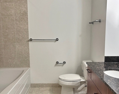 160 E Illinois Street - Photo Thumbnail 7