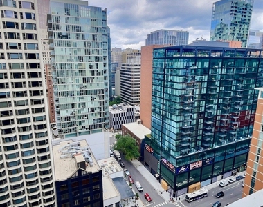 160 E Illinois Street - Photo Thumbnail 10