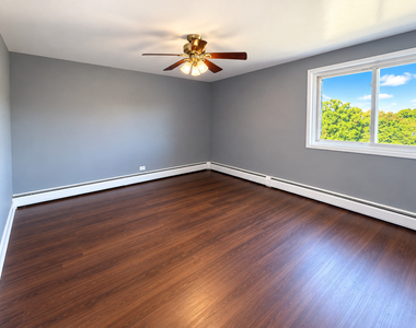 5011 Valley Lane - Photo Thumbnail 3