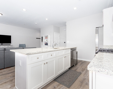 1035 Gillespie Lane - Photo Thumbnail 8