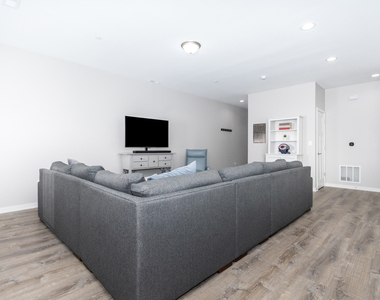 1035 Gillespie Lane - Photo Thumbnail 4